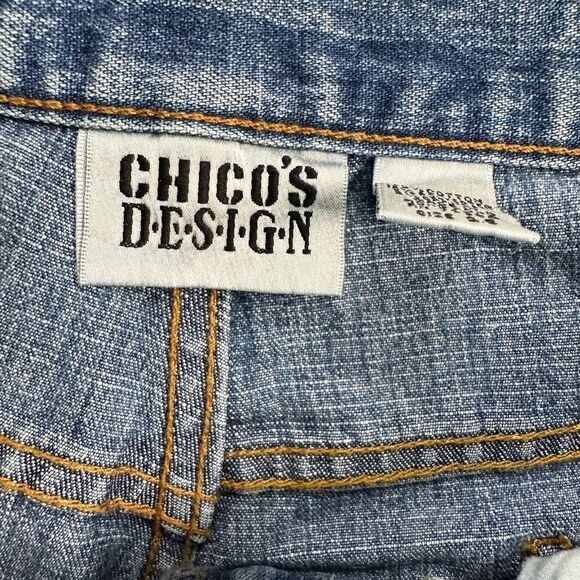 EUC CHICO’s Women’s Relax Fit Blue Jeans - Size 2 = Size 12 - Picture 5 of 8